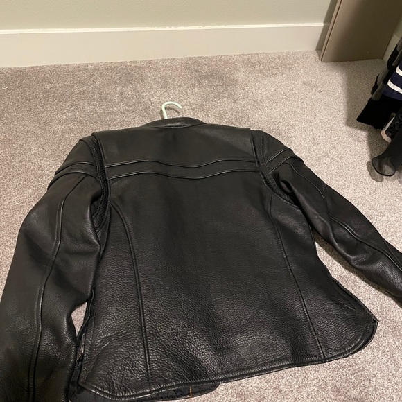Women’s Motorcycle Leather Jacket - Picture 8 of 10